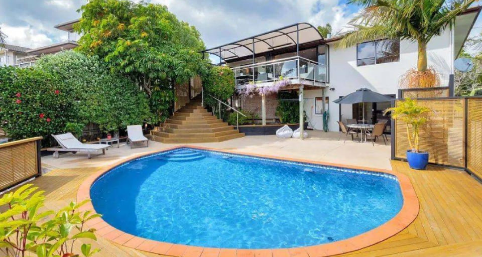 地中海风格别墅泳池