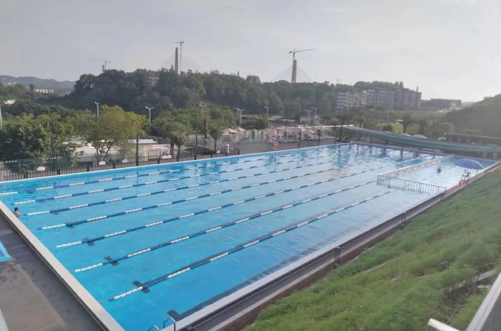 健身房室内钢结构泳池