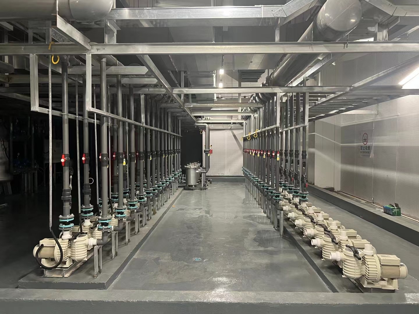 西安市温泉度假酒店泳池