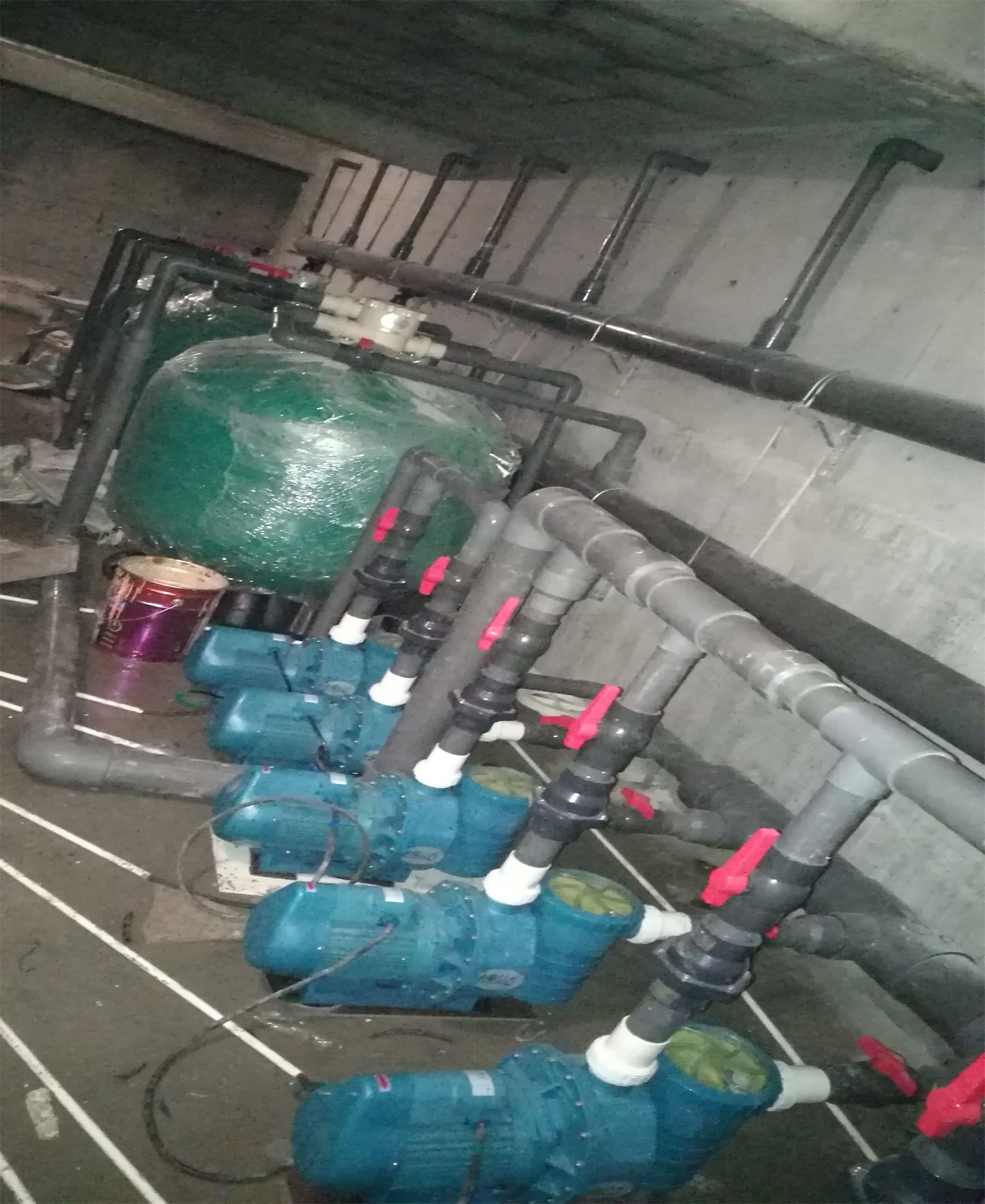 宝鸡市亚泰健身房泳池