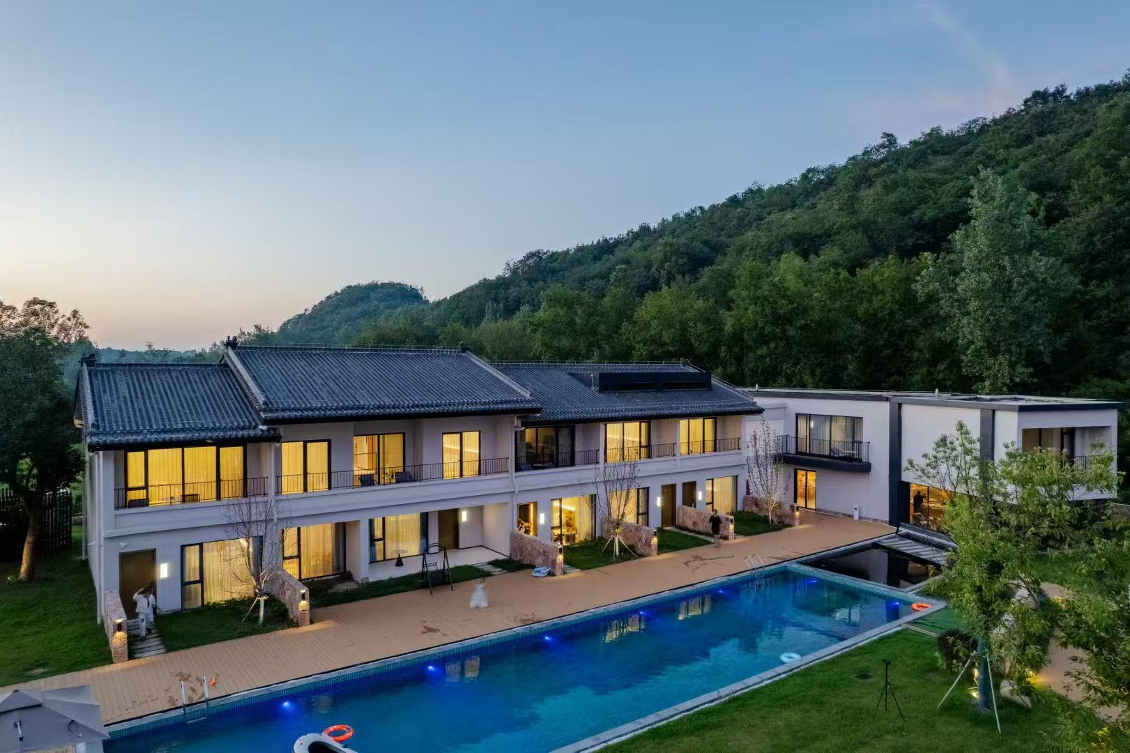 六安市韩家畈少间观山画民宿泳池