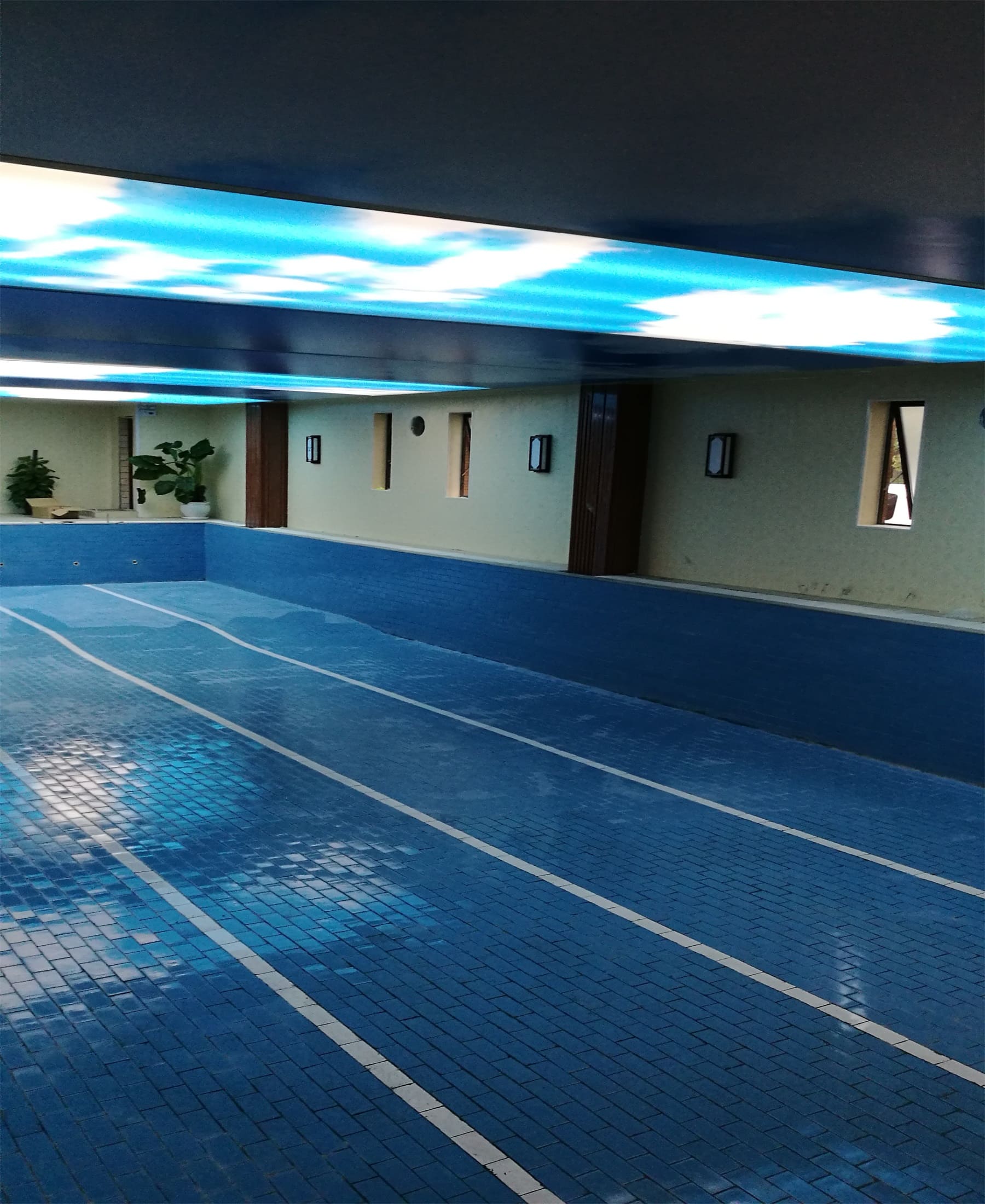 宝鸡市亚泰健身房泳池