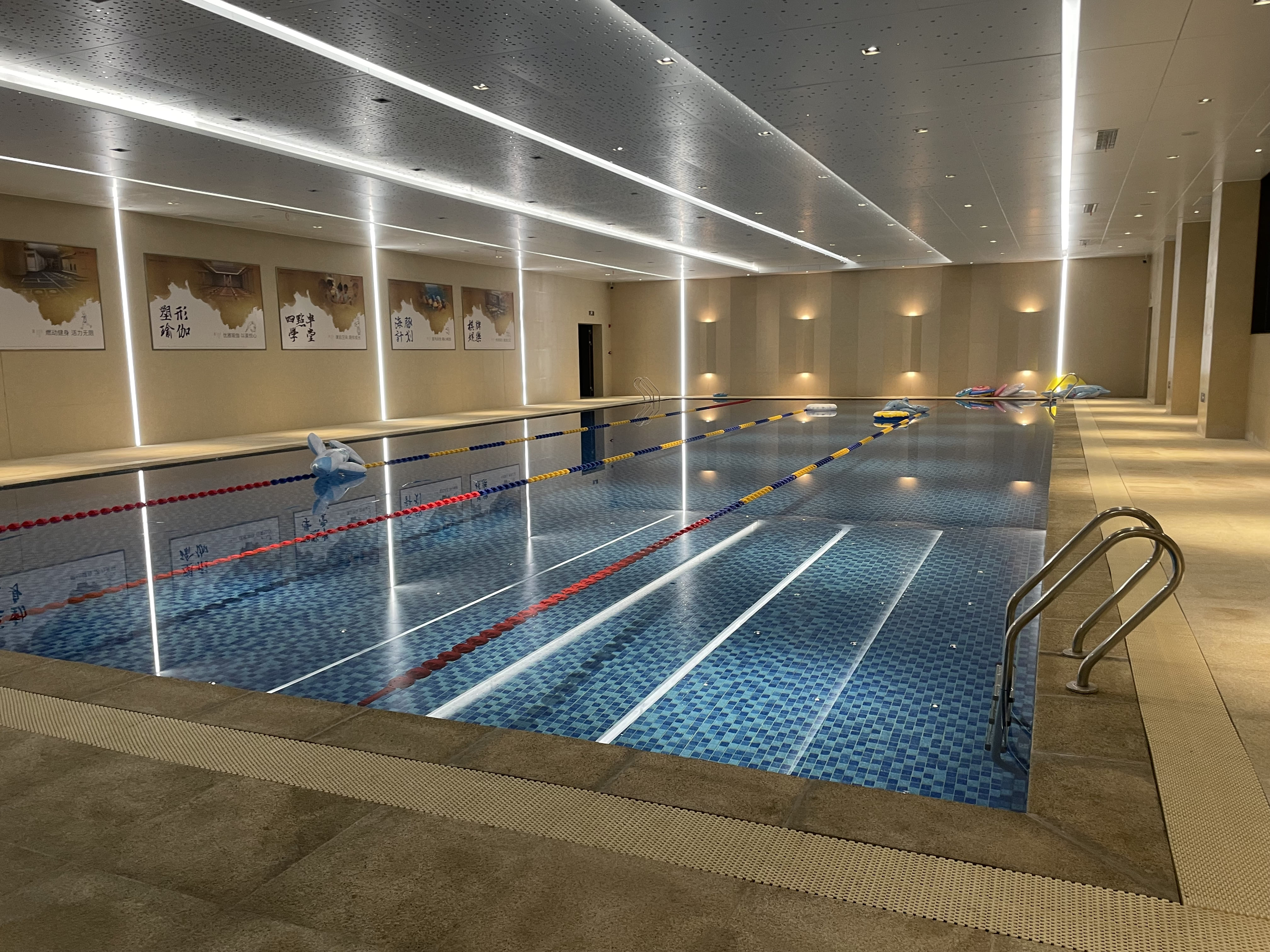 宿迁绿城湖滨四季室内泳池